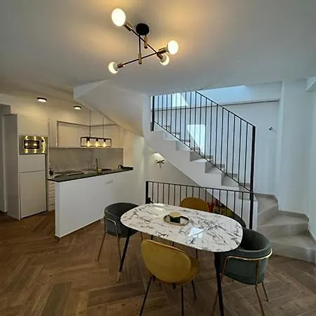 Carretas 22 Apartment *